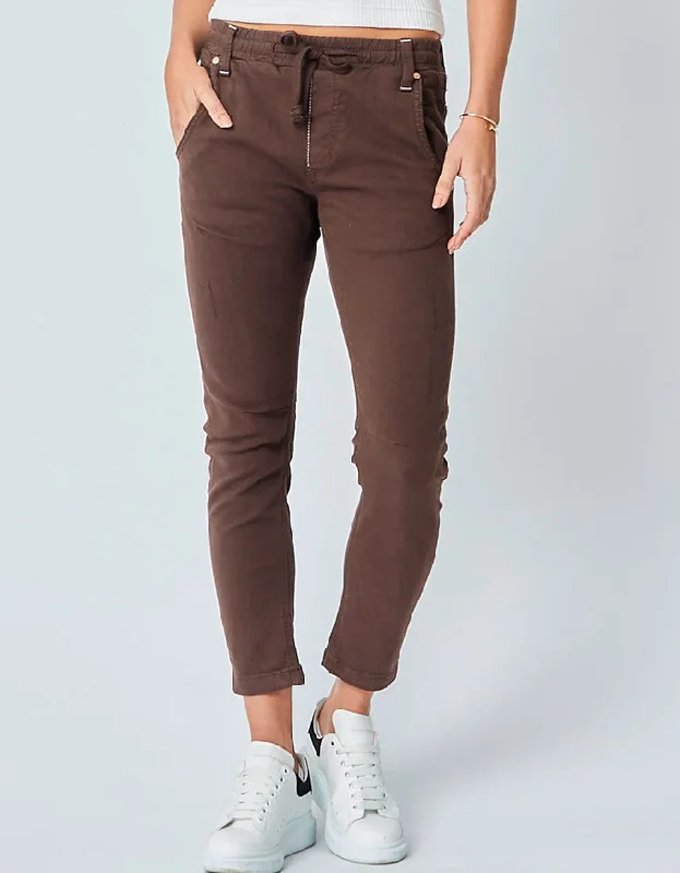 Active Jeans Seal Brown