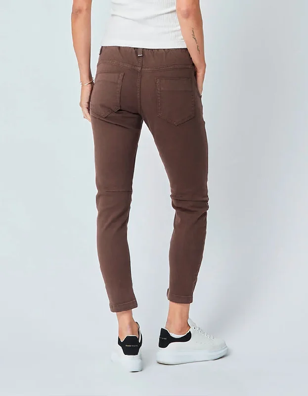 Active Jeans Seal Brown