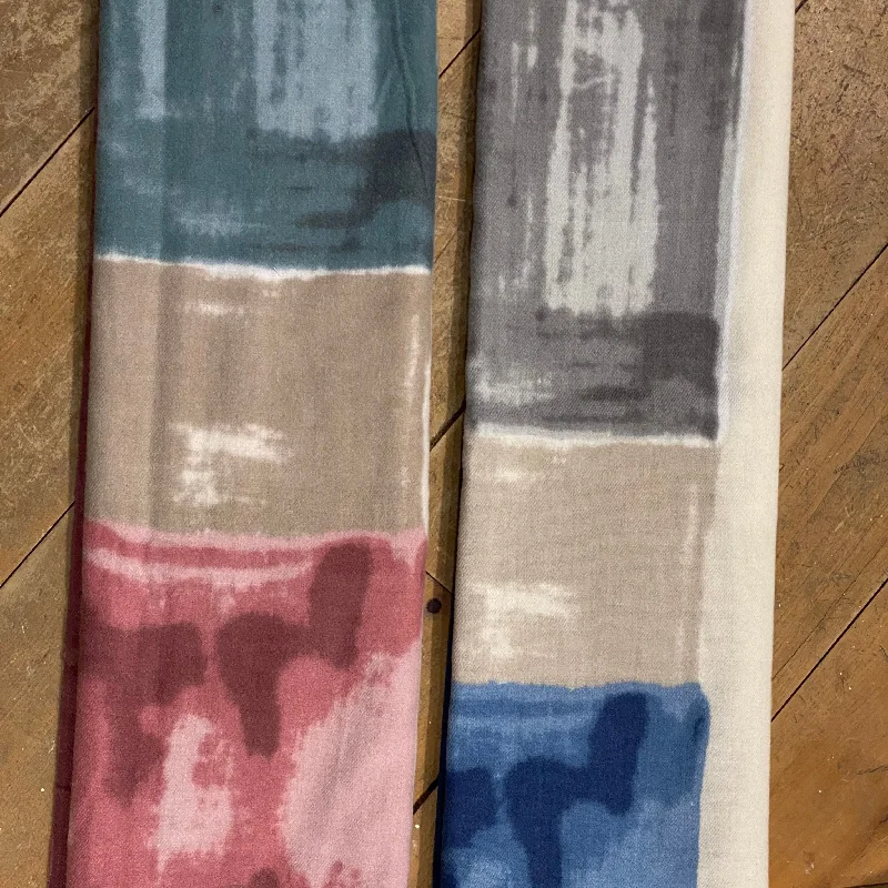 CATRHERINE LILLYWHITE'S TIE-DYE BANKET SCARF